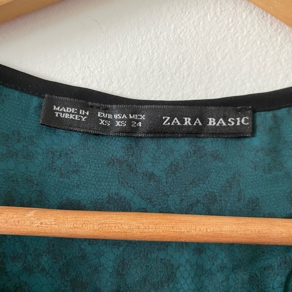 Zara Basic Green & Lace Print Top XS - Picture 3 of 5